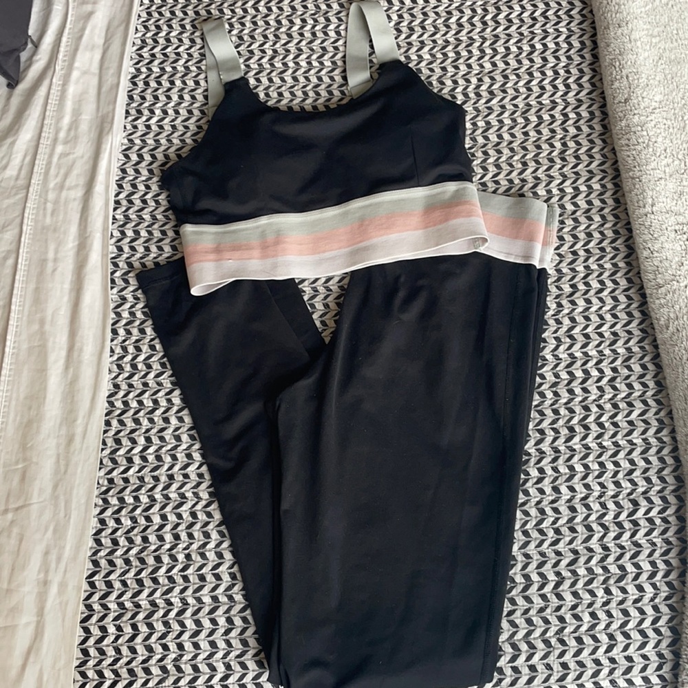 Matching color block sports bra and leggings